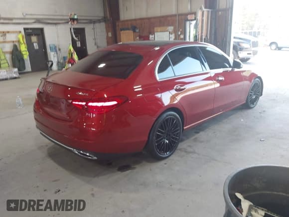 ✅ 2022 Mercedes-Benz C 300 • VIN: W1KAF4HBXNR044533 • Lot: 42777337. Wystawiony na IAAI z przebiegiem 7 627 mil. Bezpłatny archiwum sprzedaży aukcyjnych z USA i szczegółowy raport historii pojazdu na DreamBid. Zdjęcie 4.