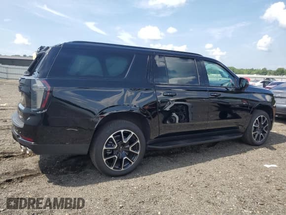 ✅ 2025 Chevrolet Suburban RST • VIN: 1GNS6ERD2SR270833 • Lot: 66880265. Listed on Copart with 21,761 mi. Free auction sales archive from the USA and detailed vehicle history report at DreamBid. Image 3.