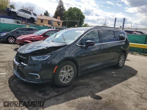 ✅ 2022 Chrysler Pacifica Touring L • VIN: 2C4RC1BG1NR139386 • Lot: 71640005. Listed on Copart with 83,650 mi. Free auction sales archive from the USA and detailed vehicle history report at DreamBid. Image 1.