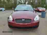 2009 Hyundai Accent L z VIN KMHCN45C89U326039, wystawiony jako Copart lot #74818154 z przebiegiem 136 486 mil mil oraz Czysty tytuł • Clean title. Historia ofert i sprzedaży dostępna na DreamBid. Obrazek 5.