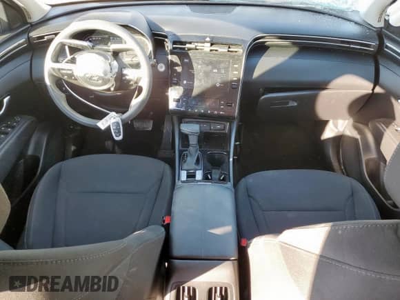 2024 Hyundai Tucson SEL z VIN 5NMJBCDE4RH345261, wystawiony jako Copart lot #86189255 z przebiegiem 30 958 mil mil oraz Szkoda całkowita • Salvage title. Historia ofert i sprzedaży dostępna na DreamBid. Obrazek 8.