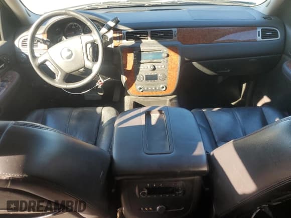 ✅ 2007 Chevrolet Suburban LT • VIN: 1GNFK16377J300447 • Lot: 84861845. Listed on Copart with 164,090 mi. Free auction sales archive from the USA and detailed vehicle history report at DreamBid. Image 8.