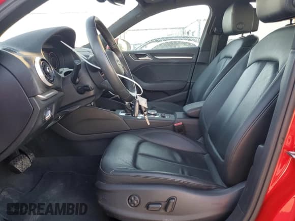 ✅ 2018 Audi A3 Premium Plus • VIN: WAUGUGFF5J1077950 • Лот: 82413384. Опубликован ранее на Copart с пробегом 43 010 миль. Бесплатный доступ к архиву аукционных продаж из США и подробный отчёт об истории автомобиля на DreamBid. Изображение 7.