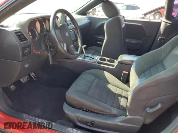 ✅ 2010 Dodge Challenger SE • VIN: 2B3CJ4DV2AH130450 • Лот: 67496564. Опубликован ранее на Copart с пробегом Не указан. Бесплатный доступ к архиву аукционных продаж из США и подробный отчёт об истории автомобиля на DreamBid. Изображение 7.