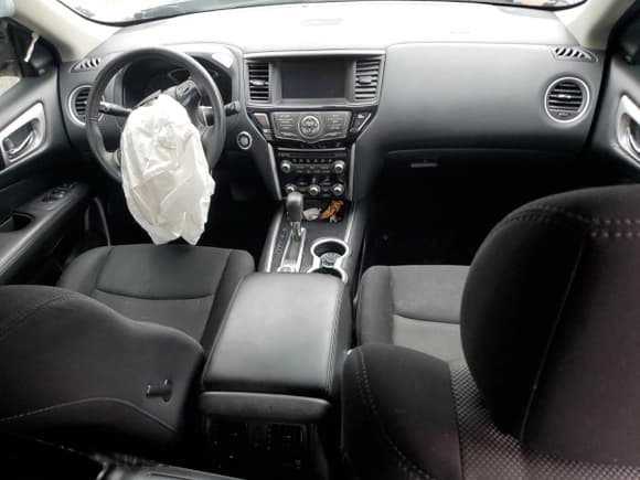 ✅ 2020 Nissan Pathfinder SV • VIN: 5N1DR2BM0LC598172 • Lot: 89680925. Listed on Copart with 144,393 mi. Free auction sales archive from the USA and detailed vehicle history report at DreamBid. Image 8.