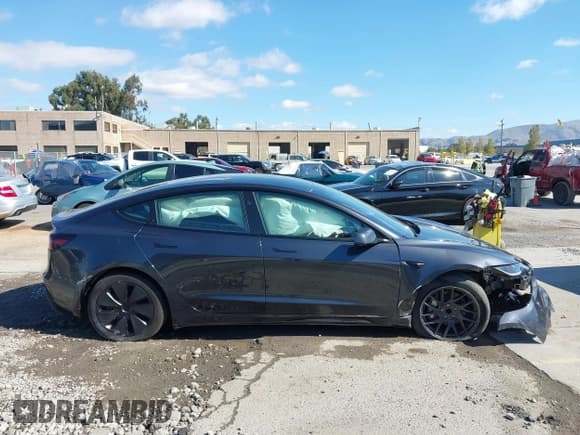 ✅ 2024 Tesla Model 3 • VIN: 5YJ3E1EA1RF740726 • Lot: 43472506. Wystawiony na IAAI z przebiegiem 10 963 mil. Bezpłatny archiwum sprzedaży aukcyjnych z USA i szczegółowy raport historii pojazdu na DreamBid. Zdjęcie 13.