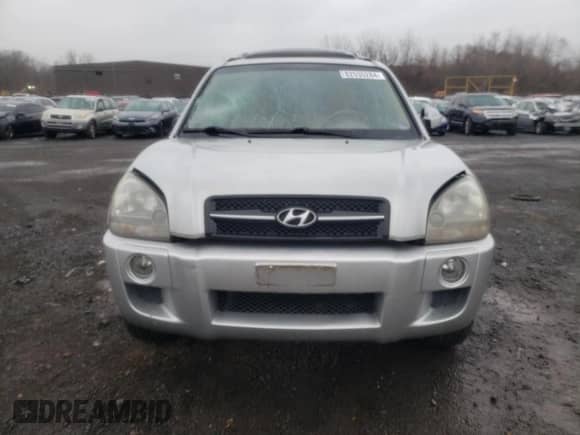 2008 Hyundai Tucson SE z VIN KM8JN12D48U864996, wystawiony jako Copart lot #82535284 z przebiegiem 137 391 mil mil oraz Szkoda całkowita • Salvage title. Historia ofert i sprzedaży dostępna na DreamBid. Obrazek 5.
