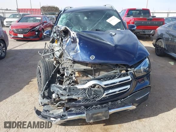 ✅ 2020 Mercedes-Benz GLE 450 • VIN: 4JGFB5KB9LA244966 • Lot: 41811214. Listed on IAAI with 85,317 mi. Free auction sales archive from the USA and detailed vehicle history report at DreamBid. Image 11.