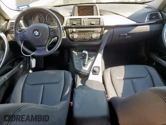 ✅ 2017 BMW 3 Series 320i • VIN: WBA8E1G59HNU15339 • Лот: 71464125. Опубликован ранее на Copart с пробегом 116 095 миль. Бесплатный доступ к архиву аукционных продаж из США и подробный отчёт об истории автомобиля на DreamBid. Изображение 8.