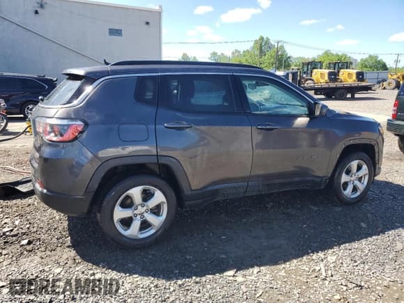 ✅ 2019 Jeep Compass Latitude • VIN: 3C4NJDBB8KT813956 • Lot: 55733235. Wystawiony na Copart z przebiegiem 147 793 mil. Bezpłatny archiwum sprzedaży aukcyjnych z USA i szczegółowy raport historii pojazdu na DreamBid. Zdjęcie 3.