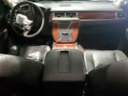 ✅ 2013 Chevrolet Suburban LTZ • VIN: 1GNSKKE7XDR105805 • Lot: 70019724. Wystawiony na Copart z przebiegiem Nie podano. Bezpłatny archiwum sprzedaży aukcyjnych z USA i szczegółowy raport historii pojazdu na DreamBid. Zdjęcie 8.