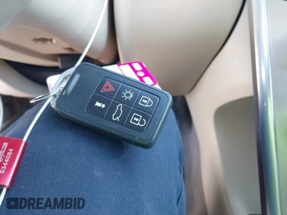 ✅ 2013 Volvo XC60 3.2L • VIN: YV4952DL3D2444473 • Lot: 40587377. Listed on IAAI with 72,754 mi. Free auction sales archive from the USA and detailed vehicle history report at DreamBid. Image 11.