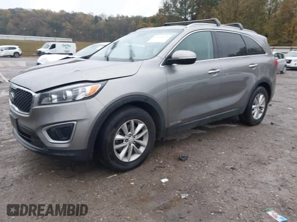 ✅ 2017 Kia Sorento LX • VIN: 5XYPGDA58HG209729 • Lot: 43548801. Listed on IAAI with 199,270 mi. Free auction sales archive from the USA and detailed vehicle history report at DreamBid. Image 17.