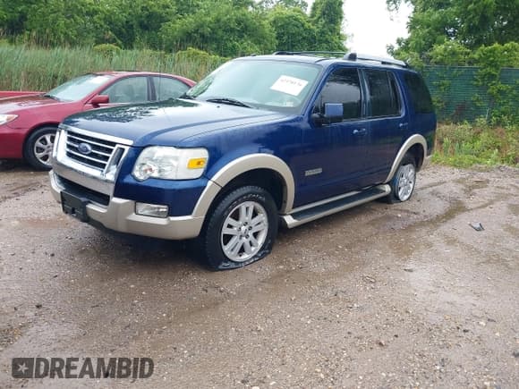 ✅ 2007 Ford Explorer Eddie Bauer • VIN: 1FMEU74EX7UB36790 • Lot: 42370176. Wystawiony na IAAI z przebiegiem 178 660 mil. Bezpłatny archiwum sprzedaży aukcyjnych z USA i szczegółowy raport historii pojazdu na DreamBid. Zdjęcie 2.
