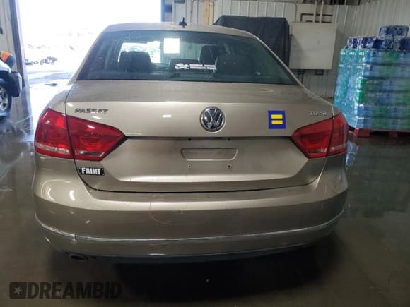✅ 2015 Volkswagen Passat SE • VIN: 1VWBV7A31FC065715 • Lot: 92909525. Listed on Copart with 158,703 mi. Free auction sales archive from the USA and detailed vehicle history report at DreamBid. Image 6.