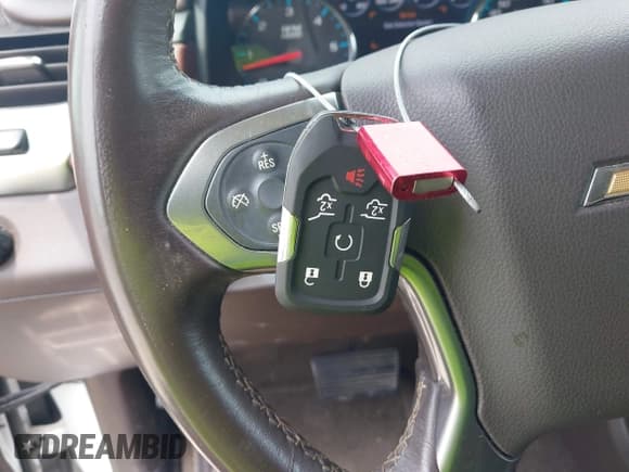 ✅ 2016 Chevrolet Suburban LTZ • VIN: 1GNSCJKC0GR431156 • Lot: 42845087. Wystawiony na IAAI z przebiegiem 162 748 mil. Bezpłatny archiwum sprzedaży aukcyjnych z USA i szczegółowy raport historii pojazdu na DreamBid. Zdjęcie 11.