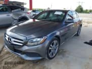 ✅ 2018 Mercedes-Benz C 300 • VIN: 55SWF4JB2JU243715 • Lot: 43393976. Wystawiony na IAAI z przebiegiem 60 047 mil. Bezpłatny archiwum sprzedaży aukcyjnych z USA i szczegółowy raport historii pojazdu na DreamBid. Zdjęcie 17.