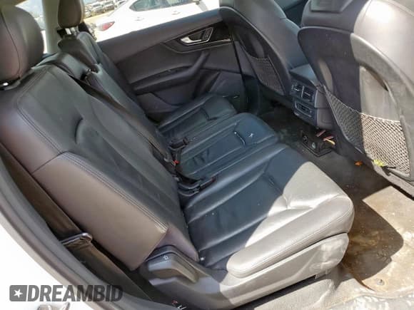 ✅ 2017 Audi Q7 Premium Plus • VIN: WA1LHAF7XHD039080 • Lot: 71279715. Wystawiony na Copart z przebiegiem 92 682 mil. Bezpłatny archiwum sprzedaży aukcyjnych z USA i szczegółowy raport historii pojazdu na DreamBid. Zdjęcie 11.