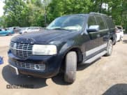 ✅ 2007 Lincoln Navigator • VIN: 5LMFU28567LJ16959 • Lot: 42211877. Wystawiony na IAAI z przebiegiem 196 635 mil. Bezpłatny archiwum sprzedaży aukcyjnych z USA i szczegółowy raport historii pojazdu na DreamBid. Zdjęcie 2.