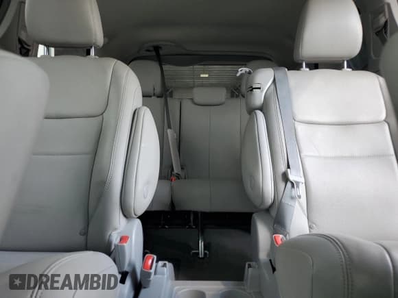 ✅ 2018 Toyota Sienna XLE Auto Access Seat • VIN: 5TDYZ3DC2JS939132 • Lot: 81111245. Listed on Copart with 102,220 mi. Free auction sales archive from the USA and detailed vehicle history report at DreamBid. Image 10.