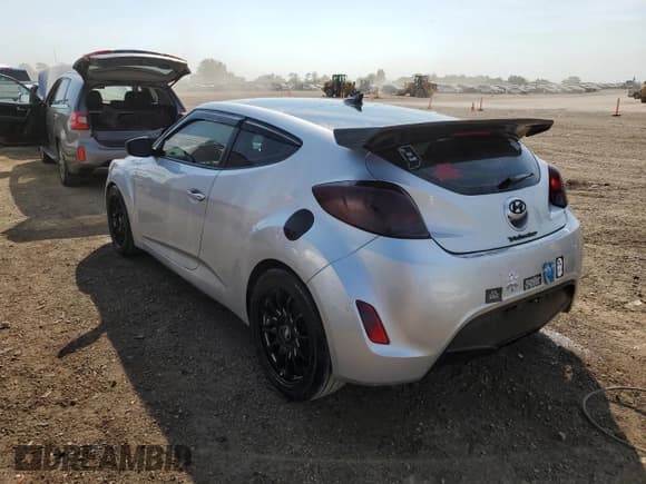 ✅ 2013 Hyundai Veloster w/Gray Int • VIN: KMHTC6AD1DU122238 • Lot: 71663824. Wystawiony na Copart z przebiegiem 111 027 mil. Bezpłatny archiwum sprzedaży aukcyjnych z USA i szczegółowy raport historii pojazdu na DreamBid. Zdjęcie 2.