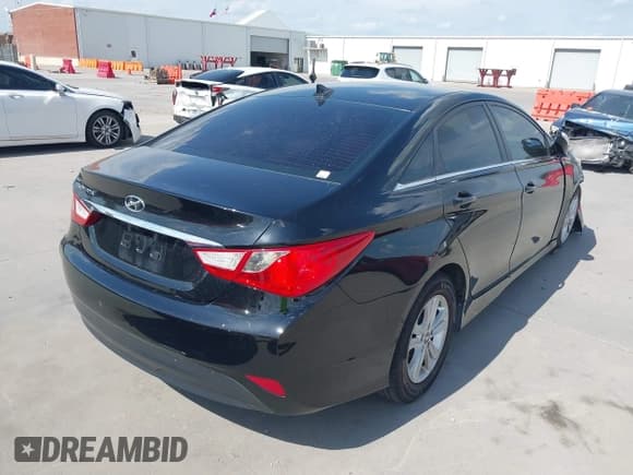 ✅ 2014 Hyundai Sonata GLS • VIN: 5NPEB4AC2EH911828 • Лот: 43108491. Опубликован ранее на IAAI с пробегом 126 259 миль. Бесплатный доступ к архиву аукционных продаж из США и подробный отчёт об истории автомобиля на DreamBid. Изображение 4.