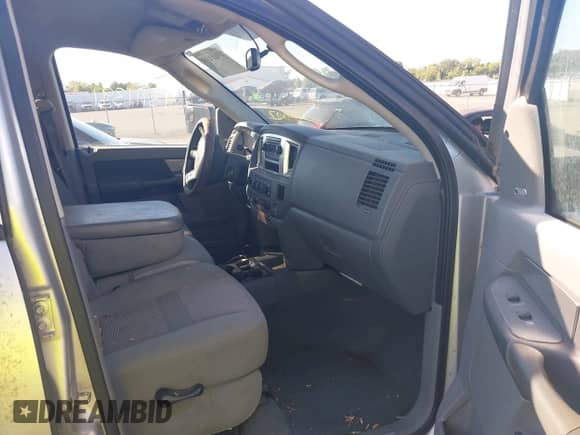 2008 Dodge 1500 SLT with VIN 3D7KS19D68G127007, listed as a IAAI auction lot 43111391 with 146,998 mi miles and . Bid and sale history available at DreamBid. Image 5.