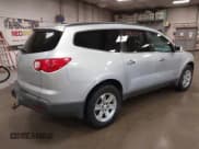 ✅ 2011 Chevrolet Traverse 1LT • VIN: 1GNKVGED8BJ171212 • Lot: 43311339. Wystawiony na IAAI z przebiegiem 174 479 mil. Bezpłatny archiwum sprzedaży aukcyjnych z USA i szczegółowy raport historii pojazdu na DreamBid. Zdjęcie 4.