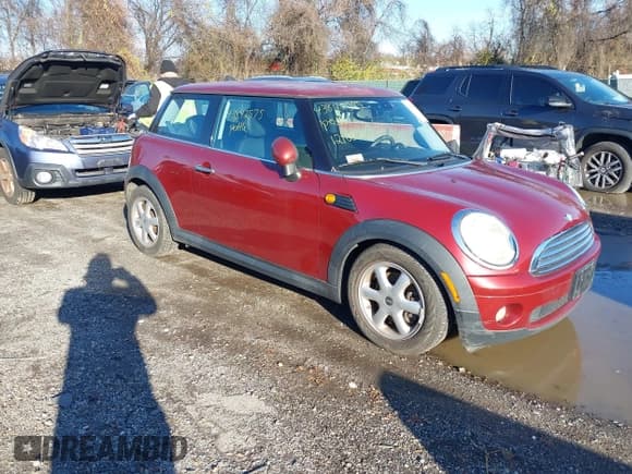✅ 2009 MINI Hardtop • VIN: WMWMF33529TT69024 • Lot: 43842575. Listed on IAAI with 95,370 mi. Free auction sales archive from the USA and detailed vehicle history report at DreamBid. Image 1.