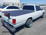 ✅ 1986 Nissan 720 • VIN: JN6ND06S6GW109456 • Lot: 42944828. Wystawiony na IAAI z przebiegiem 137 049 mil. Bezpłatny archiwum sprzedaży aukcyjnych z USA i szczegółowy raport historii pojazdu na DreamBid. Zdjęcie 4.