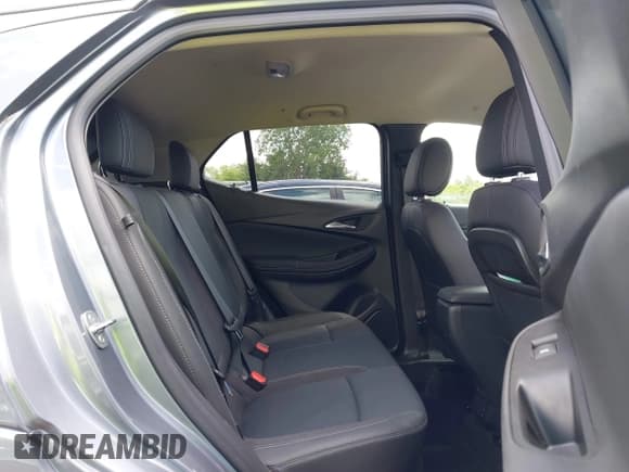 ✅ 2022 Buick Encore GX Preferred • VIN: KL4MMBS26NB097713 • Lot: 42333018. Wystawiony na IAAI z przebiegiem 37 718 mil. Bezpłatny archiwum sprzedaży aukcyjnych z USA i szczegółowy raport historii pojazdu na DreamBid. Zdjęcie 8.