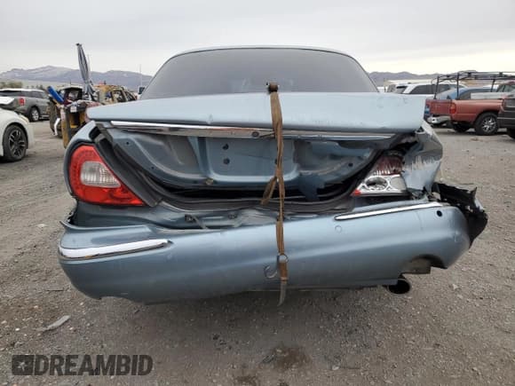 ✅ 2005 Jaguar XJ 8 LWB • VIN: SAJWA79CX5SG35319 • Лот: 49321465. Опубликован ранее на Copart с пробегом 182 834 миль. Бесплатный доступ к архиву аукционных продаж из США и подробный отчёт об истории автомобиля на DreamBid. Изображение 6.