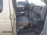 ✅ 2010 Ford Econoline Passenger XL • VIN: 1FBSS3BL7ADA11989 • Lot: 42175435. Wystawiony na IAAI z przebiegiem Nie podano. Bezpłatny archiwum sprzedaży aukcyjnych z USA i szczegółowy raport historii pojazdu na DreamBid. Zdjęcie 5.