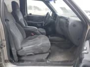 ✅ 2000 Chevrolet Blazer LT • VIN: 1GNDT13W3Y2367500 • Lot: 41617129. Wystawiony na IAAI z przebiegiem 205 794 mil. Bezpłatny archiwum sprzedaży aukcyjnych z USA i szczegółowy raport historii pojazdu na DreamBid. Zdjęcie 5.