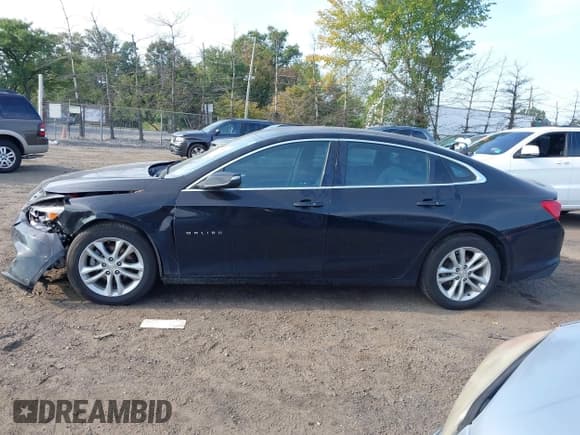 ✅ 2018 Chevrolet Malibu Hybrid • VIN: 1G1ZF5SU1JF118472 • Lot: 43278548. Listed on IAAI with 95,983 mi. Free auction sales archive from the USA and detailed vehicle history report at DreamBid. Image 14.