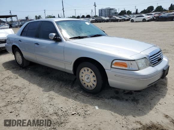 ✅ 2003 Ford Crown Victoria Standard • VIN: 2FAFP73W73X138578 • Lot: 65280395. Wystawiony na Copart z przebiegiem 131 245 mil. Bezpłatny archiwum sprzedaży aukcyjnych z USA i szczegółowy raport historii pojazdu na DreamBid. Zdjęcie 4.