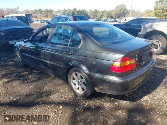 2002 BMW 3 Series 325i с VIN WBAET37422NG84269, выставлен на аукционе IAAI как лот 43450678 с пробегом 70 757 миль миль и . История ставок и продаж доступна на DreamBid. Изображение 3.