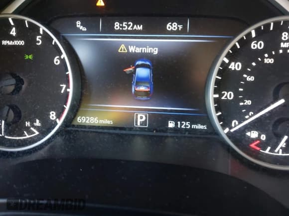 ✅ 2017 Nissan Maxima S • VIN: 1N4AA6AP8HC385405 • Lot: 42112399. Listed on IAAI with 99,286 mi. Free auction sales archive from the USA and detailed vehicle history report at DreamBid. Image 15.