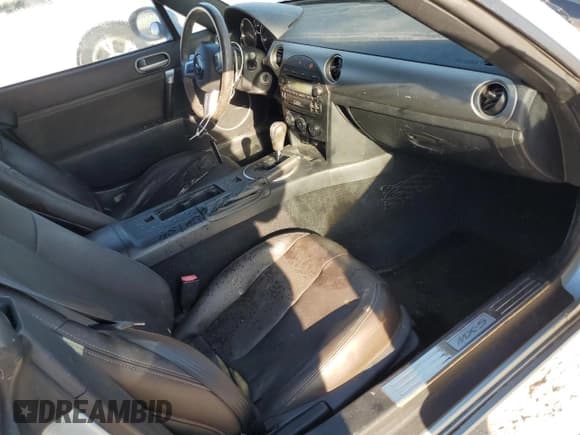 ✅ 2008 Mazda MX-5 Miata Grand Touring • VIN: JM1NC25F580146430 • Lot: 73598374. Wystawiony na Copart z przebiegiem Nie podano. Bezpłatny archiwum sprzedaży aukcyjnych z USA i szczegółowy raport historii pojazdu na DreamBid. Zdjęcie 8.