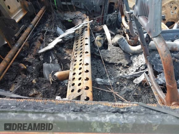 ✅ 2003 Ford F-250 XL • VIN: 1FTNW21P93EB98189 • Lot: 43143246. Listed on IAAI with Not provided. Free auction sales archive from the USA and detailed vehicle history report at DreamBid. Image 8.