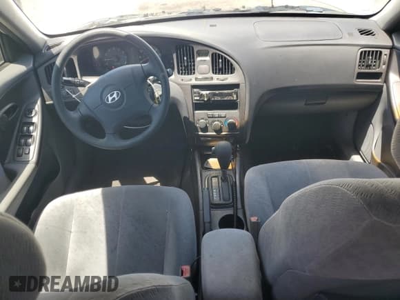 ✅ 2005 Hyundai Elantra GLS • VIN: KMHDN46D85U084553 • Lot: 56999985. Wystawiony na Copart z przebiegiem 63 393 mil. Bezpłatny archiwum sprzedaży aukcyjnych z USA i szczegółowy raport historii pojazdu na DreamBid. Zdjęcie 8.