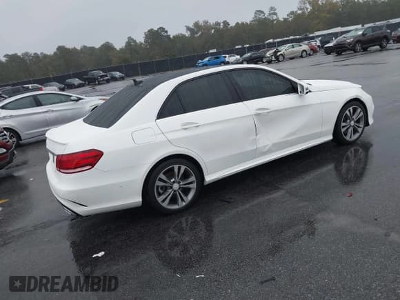 ✅ 2016 Mercedes-Benz E 350 Sport • VIN: WDDHF5KB5GB181176 • Лот: 43517979. Опубликован ранее на IAAI с пробегом 112 001 миль. Бесплатный доступ к архиву аукционных продаж из США и подробный отчёт об истории автомобиля на DreamBid. Изображение 4.