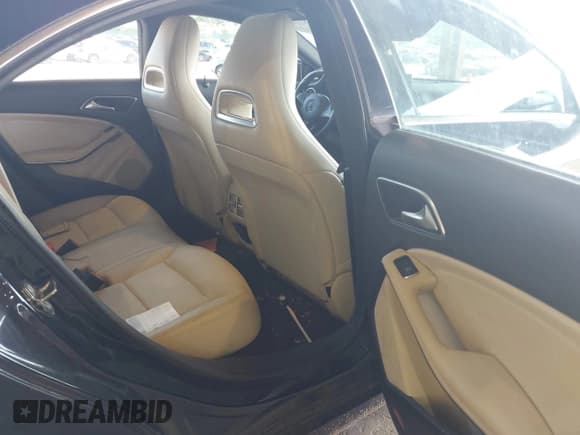 ✅ 2019 Mercedes-Benz CLA 250 • VIN: WDDSJ4GB3KN743526 • Лот: 42476350. Опубликован ранее на IAAI с пробегом 42 278 миль. Бесплатный доступ к архиву аукционных продаж из США и подробный отчёт об истории автомобиля на DreamBid. Изображение 8.