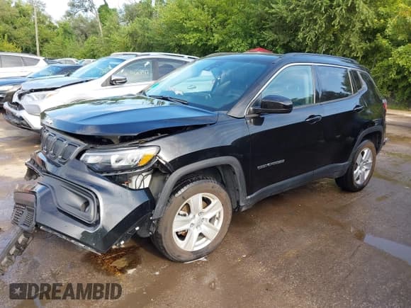 ✅ 2022 Jeep Compass Latitude • VIN: 3C4NJDBB0NT124370 • Lot: 43007081. Listed on IAAI with 34,161 mi. Free auction sales archive from the USA and detailed vehicle history report at DreamBid. Image 18.