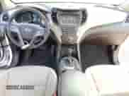 ✅ 2018 Hyundai Santa Fe 2.4L • VIN: 5NMZU3LB2JH059546 • Lot: 41660483. Wystawiony na Copart z przebiegiem 78 204 mil mil. Skorzystaj z bezpłatnego archiwum sprzedaży aukcyjnych z USA i zobacz szczegółowy raport historii pojazdu na DreamBid. Zdjęcie 8.