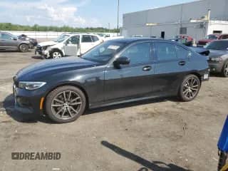2019 BMW 3 Series 330i xDrive z VIN WBA5R7C52KFH24381, wystawiony jako Copart lot #62474125 z przebiegiem 73 796 mil mil oraz Szkoda całkowita • Salvage title. Historia ofert i sprzedaży dostępna na DreamBid. Obrazek 1.