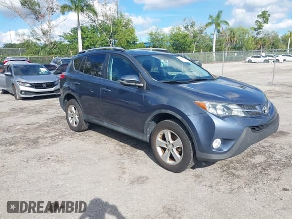 ✅ 2013 Toyota RAV4 XLE • VIN: 2T3WFREV2DW014968 • Lot: 43915808. Listed on IAAI with 147,696 mi. Free auction sales archive from the USA and detailed vehicle history report at DreamBid. Image 1.
