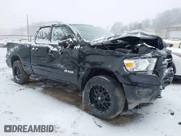 2019 Ram 1500 Tradesman z VIN 1C6SRFCT8KN812411, wystawiony jako IAAI lot #41589377 z przebiegiem 79 776 mil mil oraz . Historia ofert i sprzedaży dostępna na DreamBid. Obrazek 1.