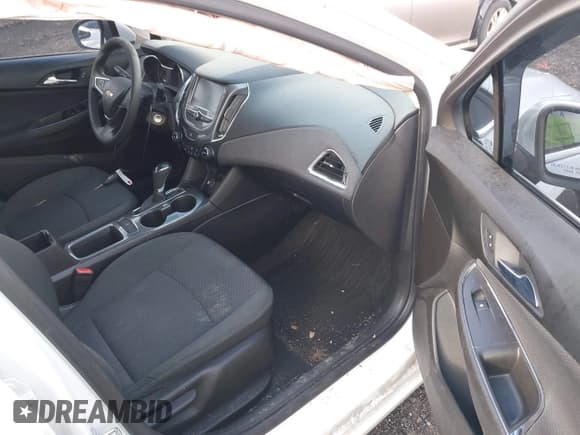 ✅ 2017 Chevrolet Cruze LT • VIN: 1G1BE5SM8H7281628 • Lot: 43505703. Listed on IAAI with 90,462 mi. Free auction sales archive from the USA and detailed vehicle history report at DreamBid. Image 5.