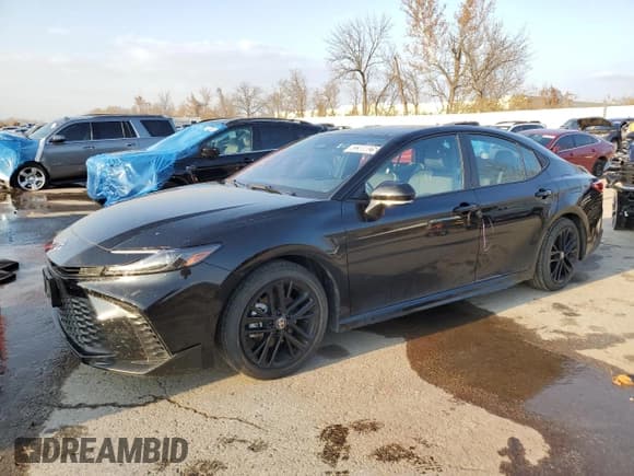 ✅ 2025 Toyota Camry SE • VIN: 4T1DAACK6SU599320 • Lot: 93300025. Wystawiony na Copart z przebiegiem 23 781 mil. Bezpłatny archiwum sprzedaży aukcyjnych z USA i szczegółowy raport historii pojazdu na DreamBid. Zdjęcie 1.